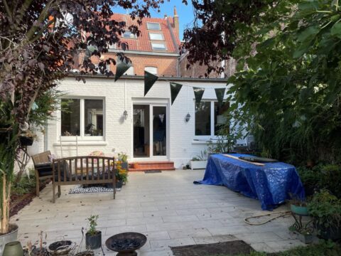 27f31c37 81d2 4f5e b80a 63273bcfe9fe